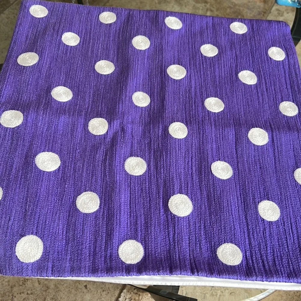 Pillow cover polka dot textured yarn purple and white New no tags 16x16”